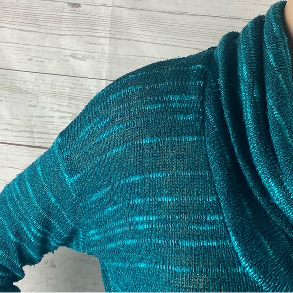 Splendid Sweater - Picture 3 of 12